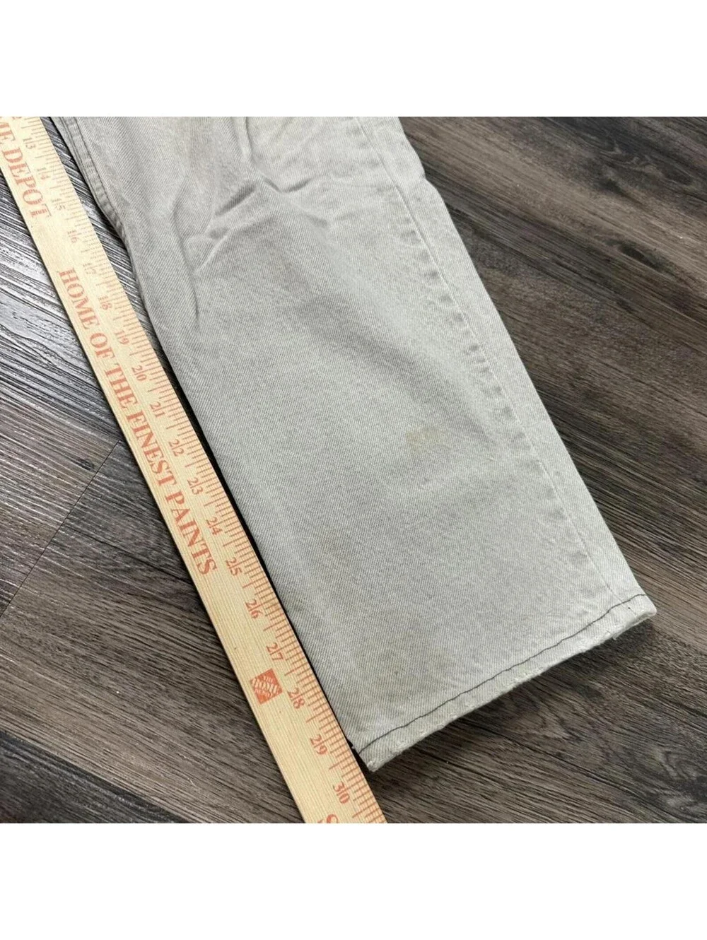 Vintages distressed Levi’s orange tab 550 straight fit light cream jeans 34x30
